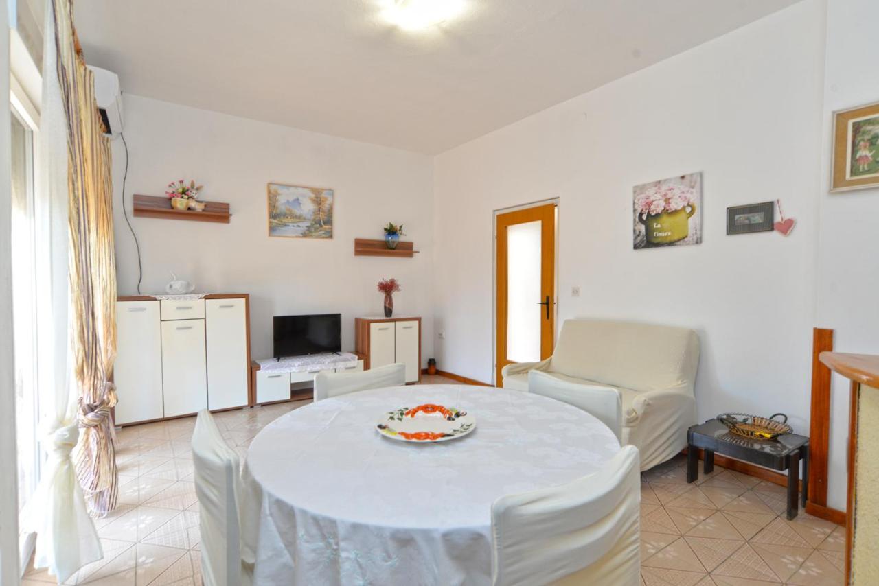 Apartment Silvio 1779 Banjole Bagian luar foto