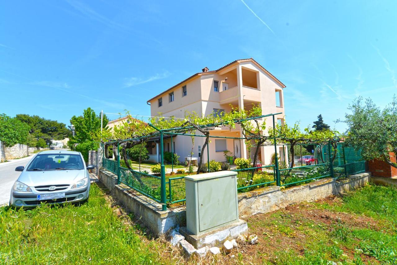 Apartment Silvio 1779 Banjole Bagian luar foto